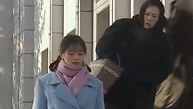 年后遍体鳞伤逃回家惨状令家人心疼落泪瓦力棋牌试玩16岁少女和大叔私奔8(图7)