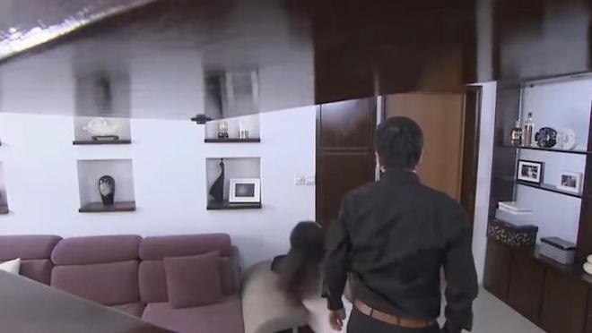 年后遍体鳞伤逃回家惨状令家人心疼落泪瓦力棋牌试玩16岁少女和大叔私奔8(图5)