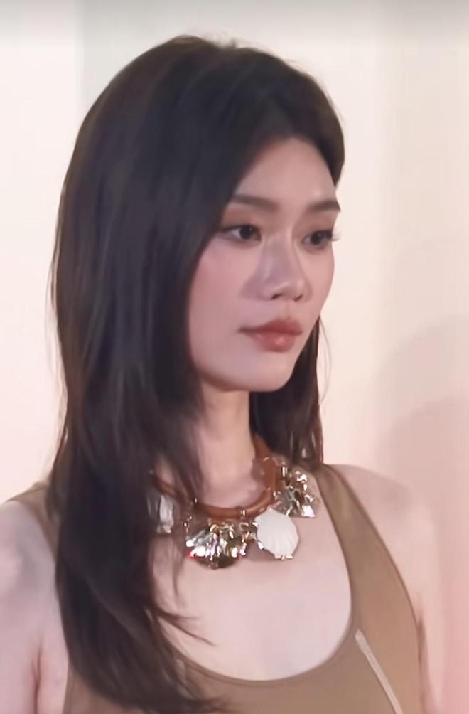 奚梦瑶气质十足檀健次帅翻了瓦力游戏苏州这一夜唐嫣甜美(图12)