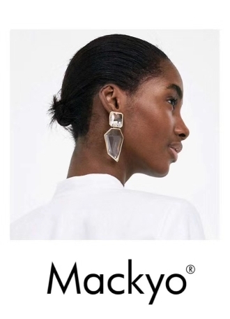 佛ON PEDDER上海恒隆广场买手店瓦